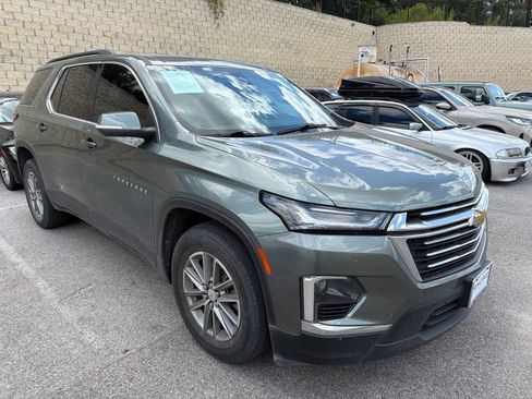 Used 2023 Chevrolet Traverse LT FWD image 4