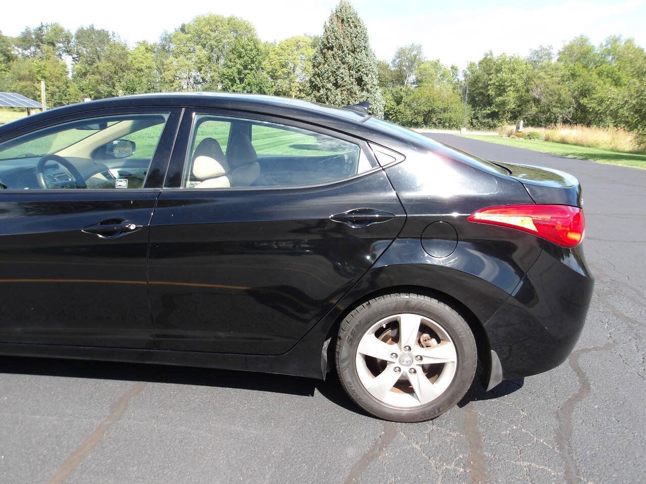 Used 2013 Hyundai Elantra GLS w/ Preferred Pkg FWD image 40