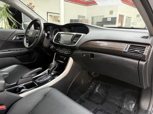 Used 2017 Honda Accord EX-L image 18