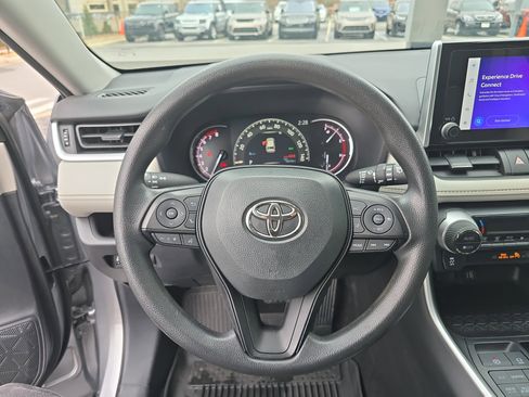 Used 2024 Toyota RAV4 XLE image 31