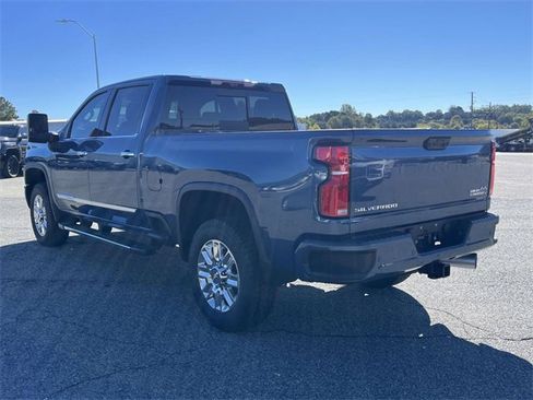 Used 2024 Chevrolet Silverado 2500 High Country w/ High Country Premium Package image 6