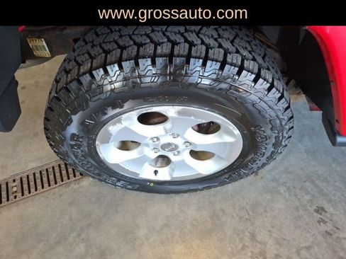 Used 2014 Jeep Wrangler Unlimited Sahara w/ Connectivity Group image 11