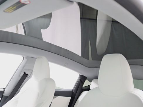 Used 2026 Tesla Model Y AWD image 32