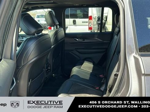 Used 2023 Jeep Grand Cherokee Altitude image 23