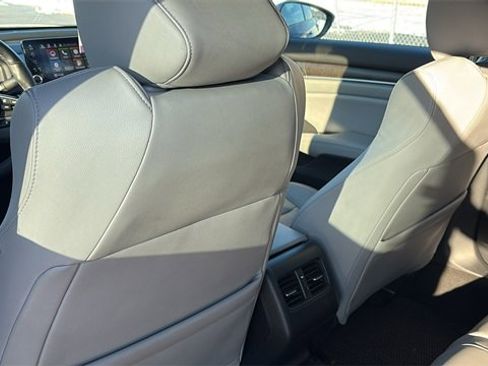 Used 2018 Honda Accord Touring image 25