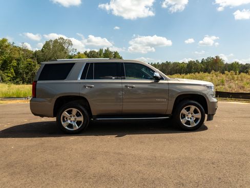 Used 2017 Chevrolet Tahoe Premier AWD/4WD image 4
