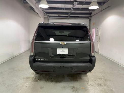 Used 2016 Cadillac Escalade Premium image 5