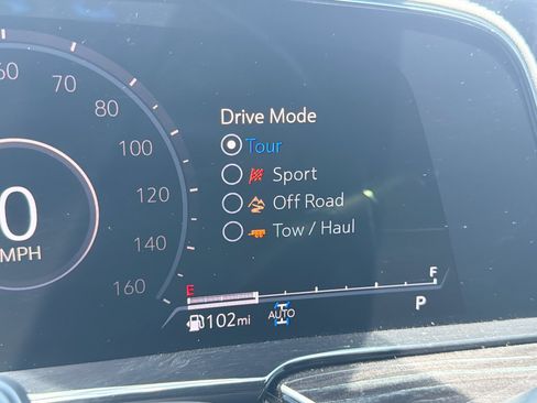 Used 2021 Cadillac Escalade ESV Sport w/ Driver Assist Tech Package AWD/4WD image 32