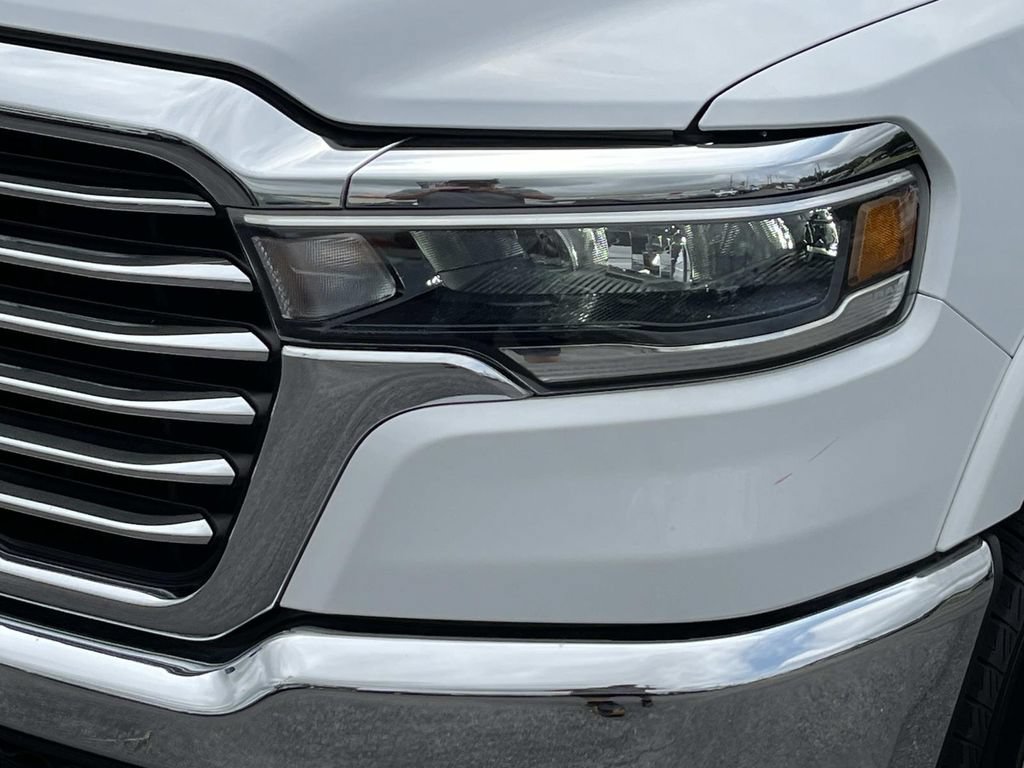 Used 2025 RAM 1500 Laramie AWD/4WD image 11