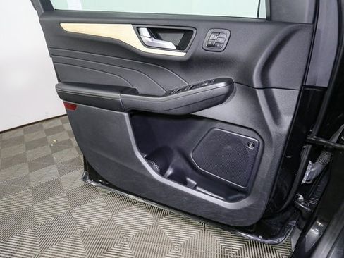 Used 2022 Ford Escape Titanium w/ Titanium Elite Package image 38