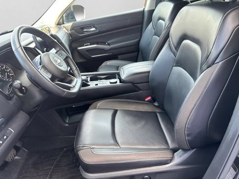 Used 2024 Nissan Pathfinder SL w/ SL Premium Package AWD/4WD image 10