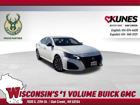 Used 2025 Nissan Altima 2.5 SV image 1