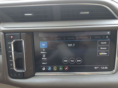 Used 2021 GMC Yukon Denali w/ Denali Premium Package RWD image 23