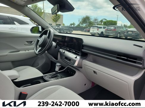 Used 2024 Hyundai Kona SEL FWD image 8