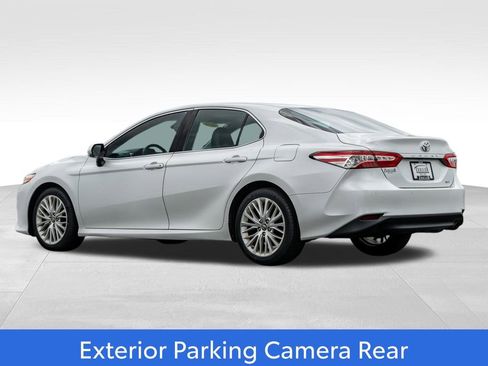 Used 2018 Toyota Camry XLE FWD image 5