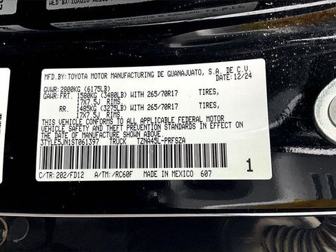 Used 2025 Toyota Tacoma TRD Off-Road image 36