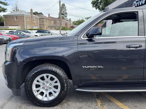 Used 2020 GMC Yukon XL SLT AWD/4WD image 2