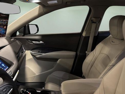 Used 2023 Cadillac XT4 Premium Luxury w/ Cold Weather Package image 12