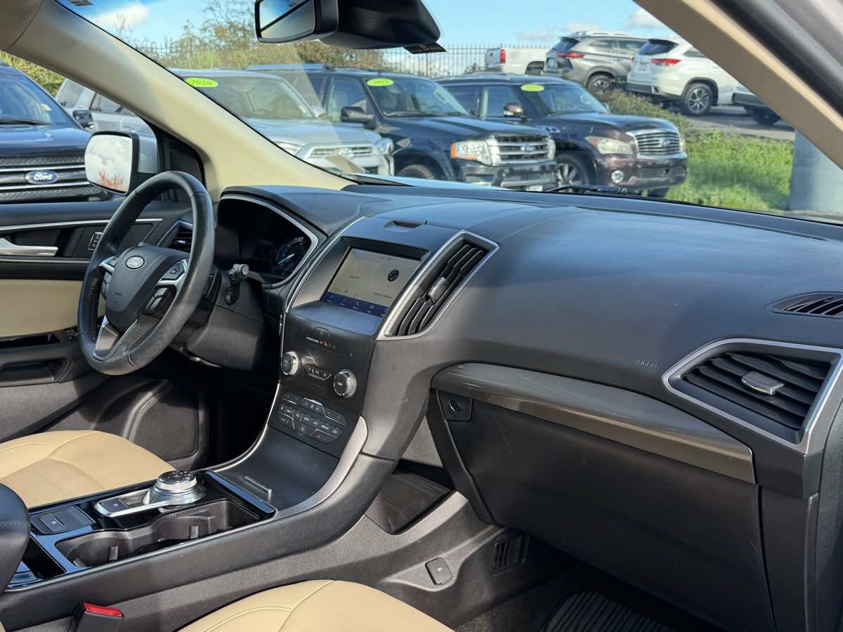 Used 2019 Ford Edge SEL w/ Equipment Group 201A AWD/4WD image 19