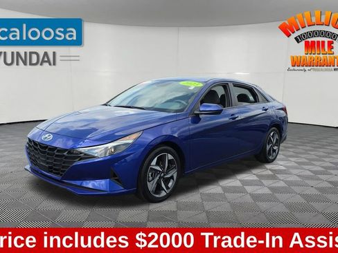 Used 2023 Hyundai Elantra SEL w/ Convenience Package FWD image 3