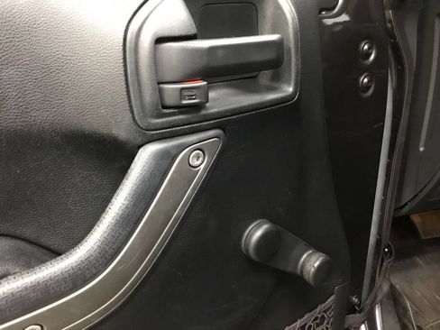 Used 2016 Jeep Wrangler Sport w/ Quick Order Package 24S AWD/4WD image 7