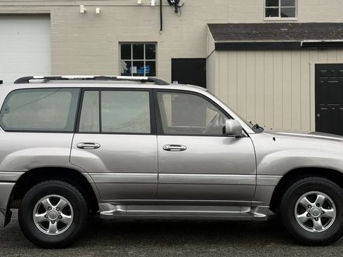 Used 2001 Toyota Land Cruiser AWD/4WD image 9
