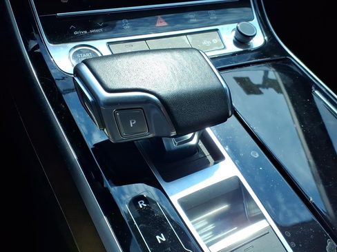 Used 2021 Audi A8 L 3.0T w/ Executive Plus Package image 23