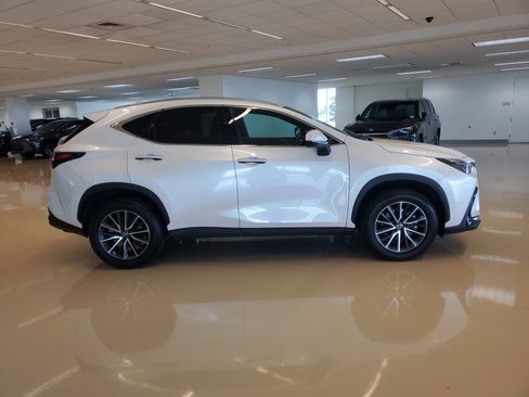 Used 2025 Lexus NX 250 250 Premium image 11