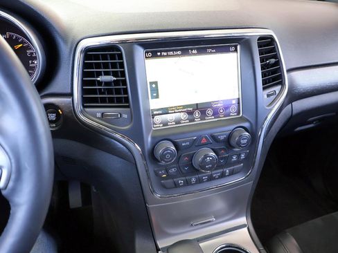 Used 2018 Jeep Grand Cherokee Altitude RWD image 44