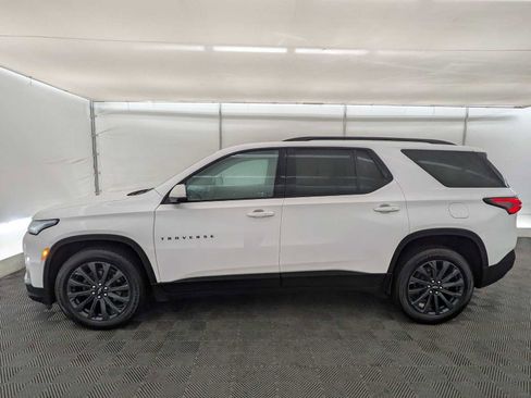 Used 2023 Chevrolet Traverse RS image 3