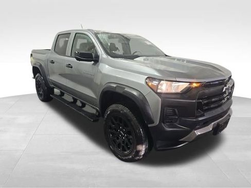 Used 2023 Chevrolet Colorado Trail Boss w/ Technology Package AWD/4WD image 6