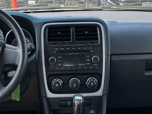 Used 2011 Dodge Caliber Heat FWD image 21