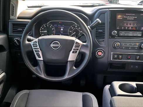 Used 2024 Nissan Titan SV image 5