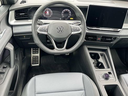 New 2026 Volkswagen Tiguan SE R-Line AWD/4WD image 18