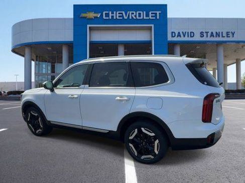 Used 2025 Kia Telluride S AWD/4WD image 6