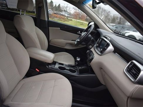 Used 2019 Kia Sorento LX w/ LX V6 Convenience Package image 12