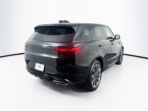 Used 2025 Land Rover Range Rover Sport Dynamic SE image 5