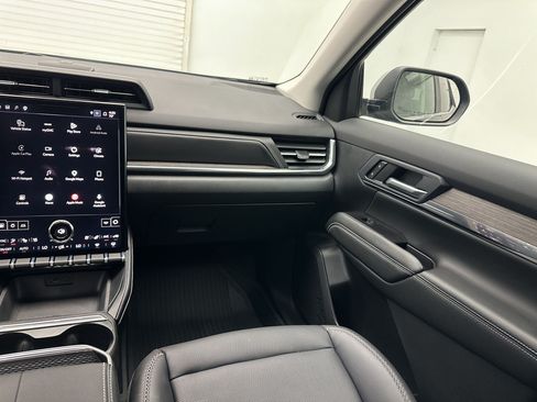 Certified 2026 GMC Terrain Denali AWD/4WD image 28