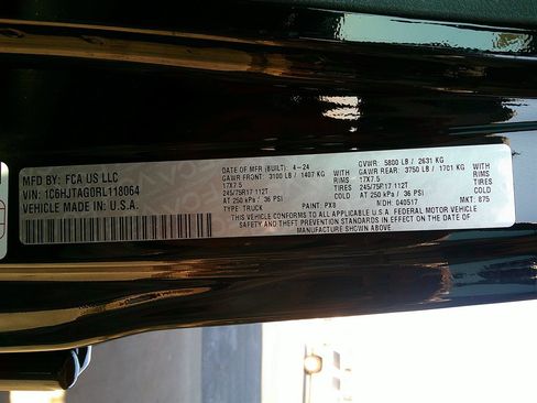 Used 2024 Jeep Gladiator Sport image 44