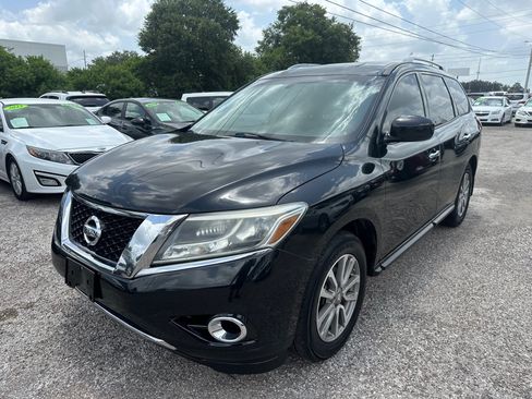 Used 2015 Nissan Pathfinder SV FWD image 3