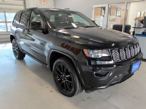 Used 2021 Jeep Grand Cherokee Laredo X AWD/4WD image 7