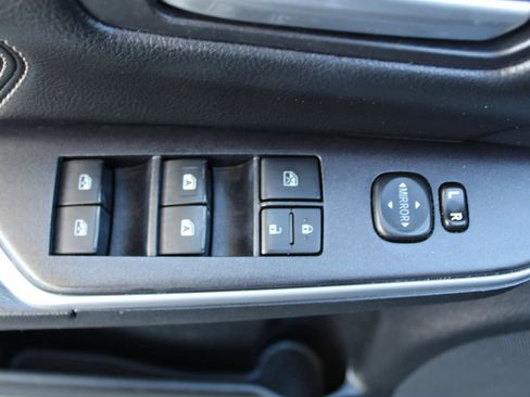Used 2015 Toyota Camry XLE w/ Moonroof Package FWD image 30