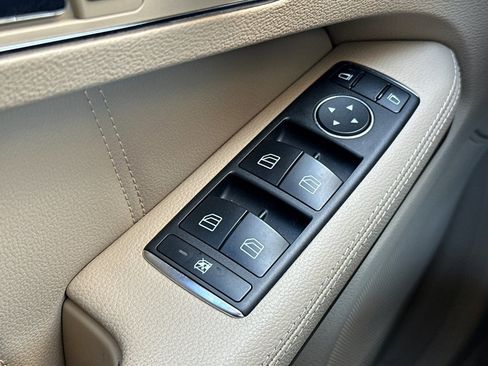 Used 2011 Mercedes-Benz E 350 BlueTEC Sedan image 13