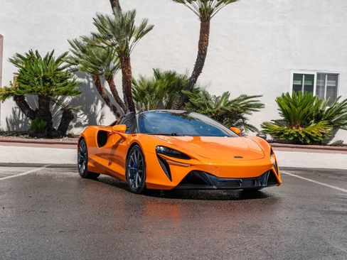 New 2026 McLaren Artura Spider RWD image 6