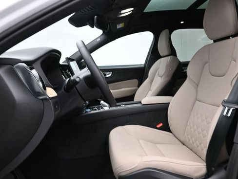 New 2026 Volvo XC60 B5 Core image 9