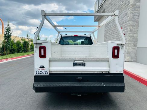 Used 2022 Ford F250 XL w/ Power Equipment Group RWD image 3