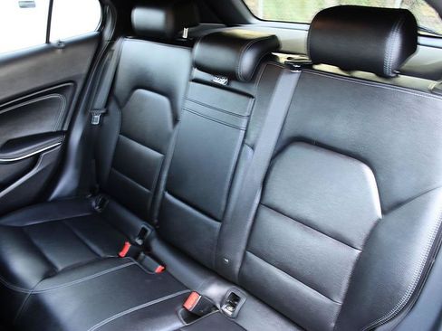 Used 2018 Mercedes-Benz GLA 250 image 11