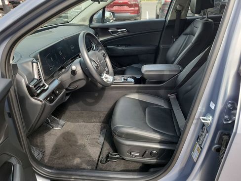 Used 2025 Kia Sportage EX image 28