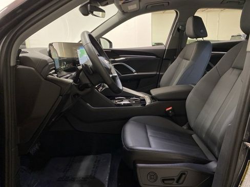 Used 2025 Audi Q5 Premium w/ Convenience Package image 64