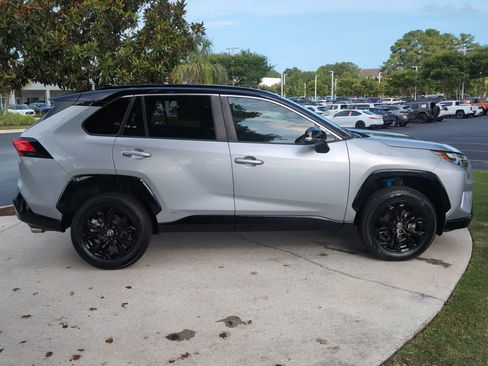 Used 2023 Toyota RAV4 XSE AWD/4WD image 12
